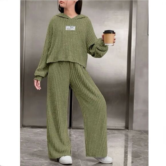 Children’s Casual Knit Set size 11-12.